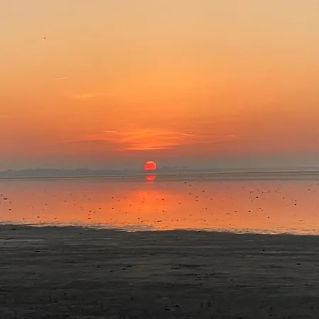 Сasa de vacaciones Nr 90 Neues, Ruhiges Direkt Am Wattenmeer, Hundefreundlich, Komplett Eingezaeunt Westerland